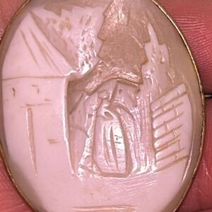 1700's ANTIQUE HAND-CARVED CAMEO BROOCH !!
